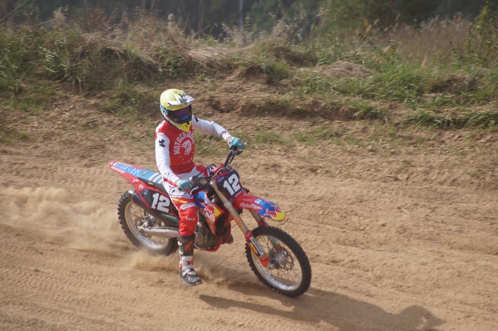 Фотоотчет с тренировок по мотокроссу команды из Ярославля Hawks Team MX в Нерехте 14 сентября 2025 год.