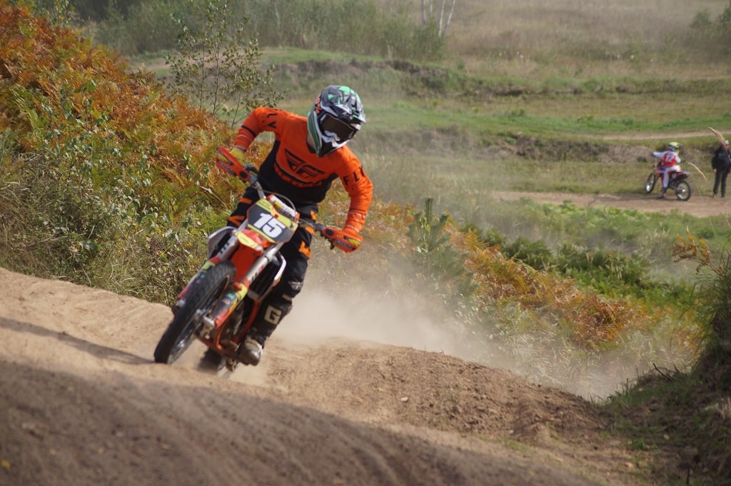 Фотоотчет с тренировок по мотокроссу команды из Ярославля Hawks Team MX в Нерехте 14 сентября 2025 год.