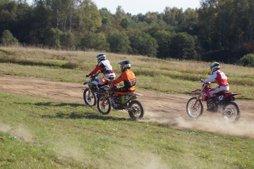 Фотоотчет с тренировок по мотокроссу команды из Ярославля Hawks Team MX в Нерехте 14 сентября 2025 год.