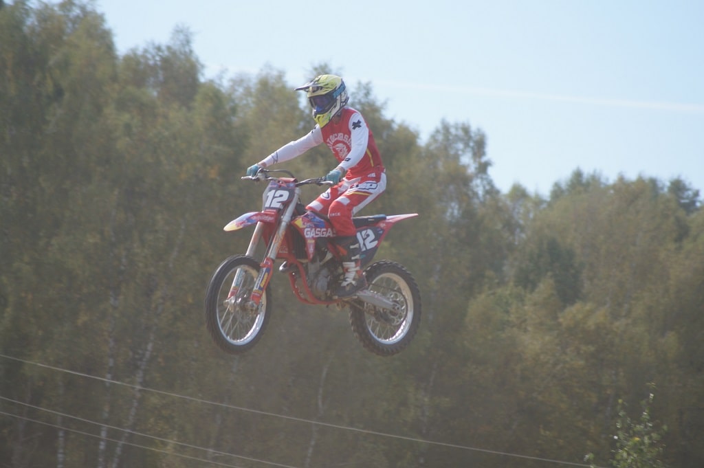 Фотоотчет с тренировок по мотокроссу команды из Ярославля Hawks Team MX в Нерехте 14 сентября 2025 год.