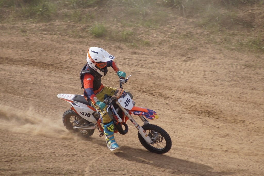 Фотоотчет с тренировок по мотокроссу команды из Ярославля Hawks Team MX в Нерехте 14 сентября 2025 год.