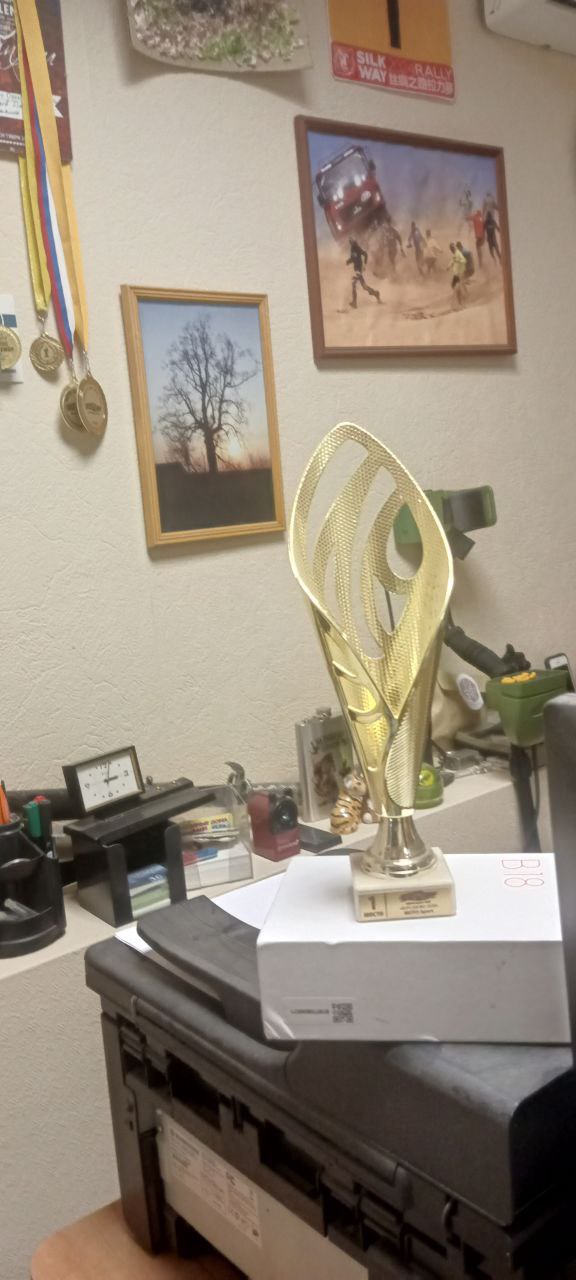 Награды мотогонщика в классе эндуро Дениса Лебедева из Ярославля команда Hawks Team MX